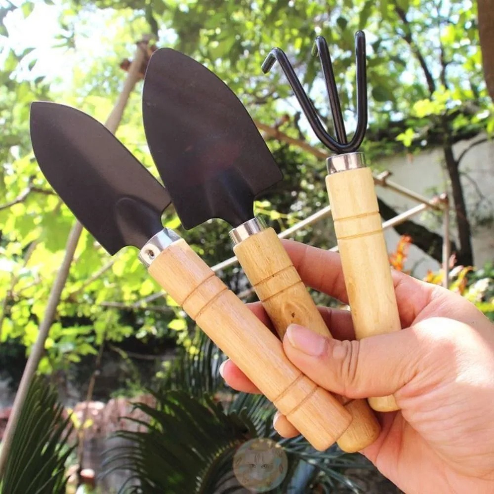 small garden shovel